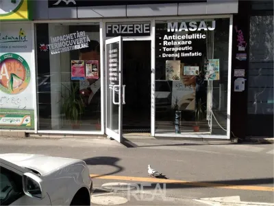 Vanzare spatiu comercial in zona intens circulata