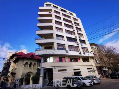Inchiriere apartament si terasa, in strada Toamnei