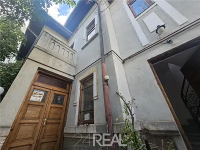 Inchiriere spatiu comercial - 950 Euro per etaj