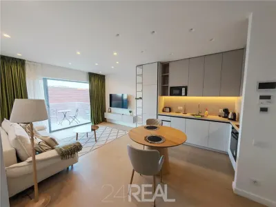 Apartamant 2 cam de vanzare - Aviaitiei Tower - pentru investitie
